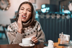 wybielanie zębów z nadwrażliwością